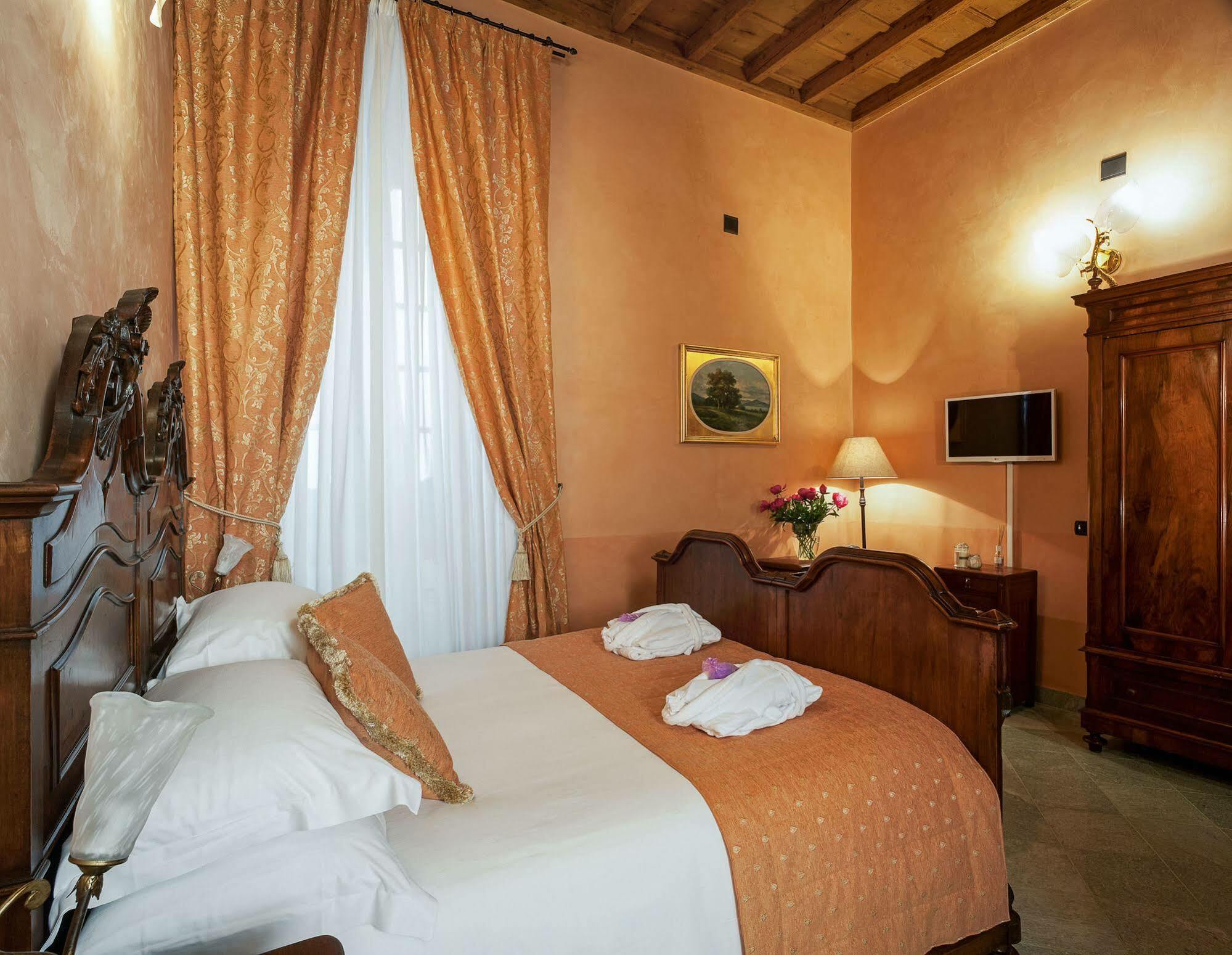 Palazzo Del Vicere Aparthotel Lezzeno Exterior foto