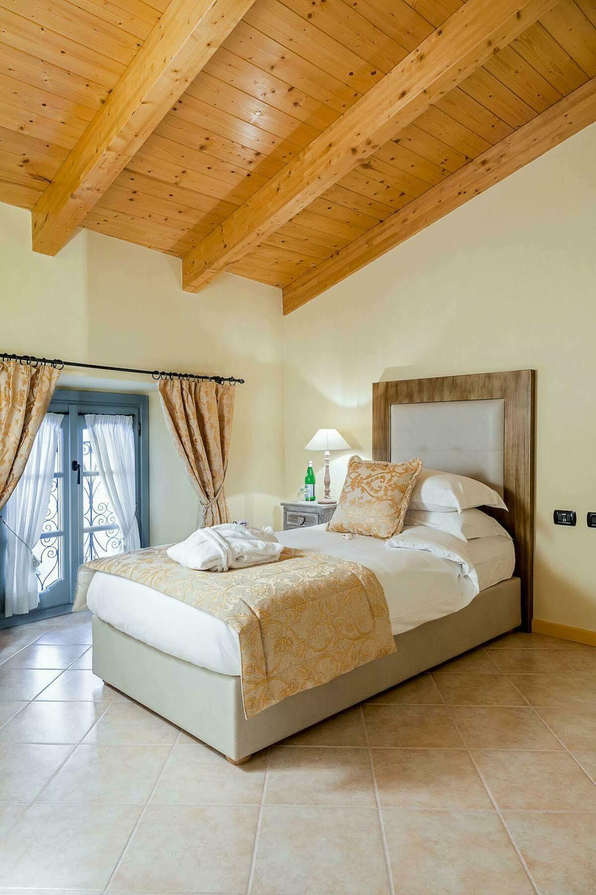 Palazzo Del Vicere Aparthotel Lezzeno Exterior foto
